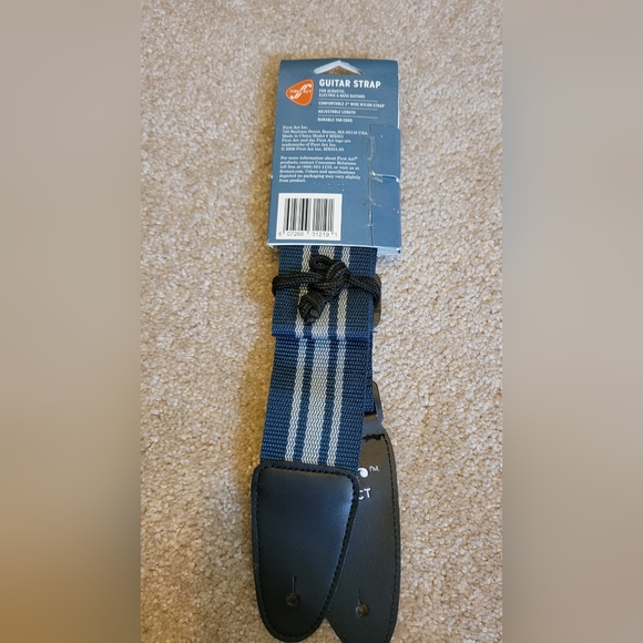 NWT First Act Guitar Strap Blue Comfortable 2" wide nylon strapAdjustable lengt - Picture 4 of 5